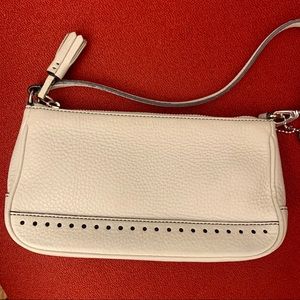Coach vtg 2000s white pebbled leather shoulderbag
